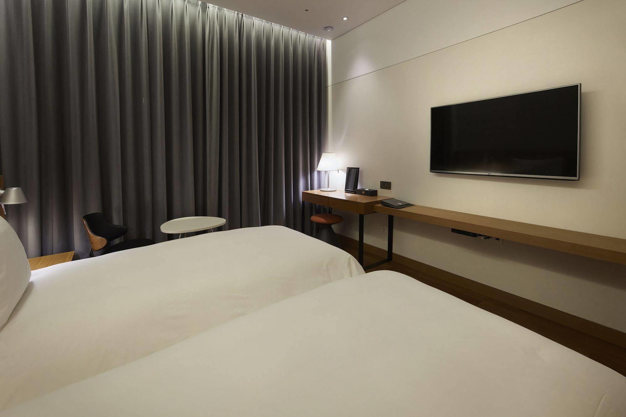 Standard Hotel Seoul Exterior foto